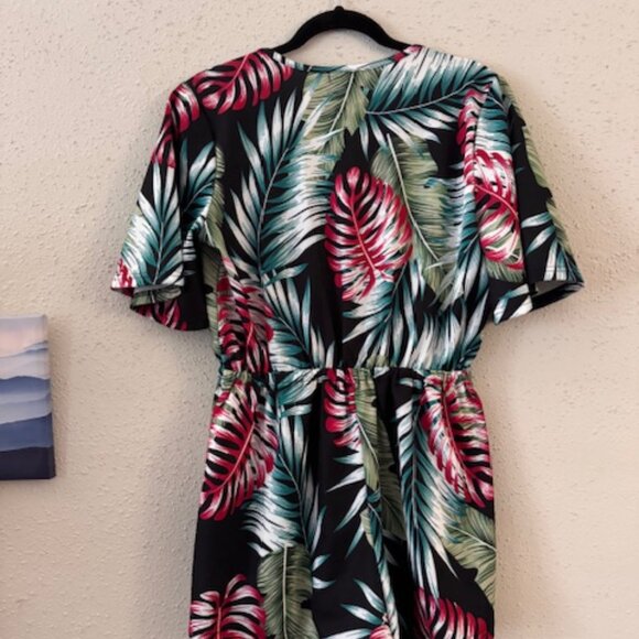 ROMPER de Verano con estampado tropical (Women’s Plunge Printed Summer Romper) - Picture 4 of 6